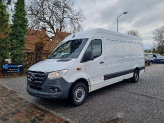 Damaged car Mercedes Sprinter 315 CDI MAXI Airco 2023/6