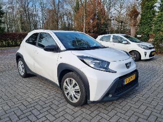 damaged passenger cars Toyota Aygo X 1.0 VVT-i AUTOMAAT 2023/1