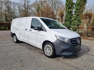 krockskadad bil auto Mercedes Vito PRO 116 CDI Aut. L3 Navi Stoelverw. 2024/8