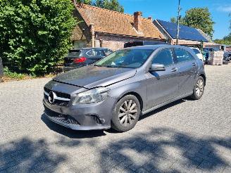 Vaurioauto  passenger cars Mercedes A-klasse 180d Airco Navi Camera 2017/8
