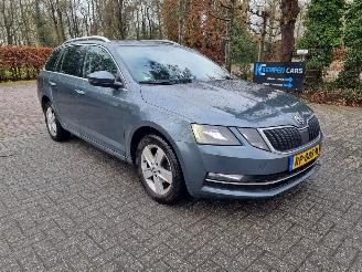 uszkodzony samochody osobowe Skoda Octavia 1.6 TDI Navi Stoelverw. 2017/6