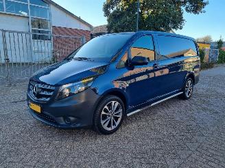 Vaurioauto  commercial vehicles Mercedes Vito 114 CDI Aut Lang Navi Camera 2022/1