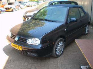 skadebil auto Volkswagen Golf cabrio 2001/1