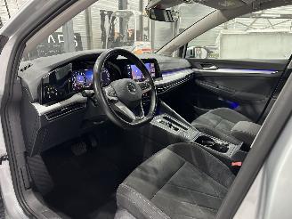 Volkswagen Golf TSI R-LINE DSG IQ LED / BLIND SPOT / CAMERA / STUURVERW VOL! picture 9