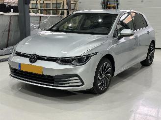 uszkodzony samochody osobowe Volkswagen Golf TSI R-LINE DSG IQ LED / BLIND SPOT / CAMERA / STUURVERW VOL! 2021/11