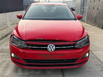 Volkswagen Polo DSG AUTOMAAT / DRIVEABLE DAMAGE / LED / STOELVERWARMING picture 2