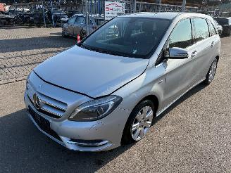 demontáž osobní automobily Mercedes B-klasse  2012/1