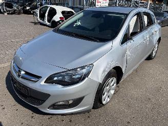 Sloopauto Opel Astra  2014/1