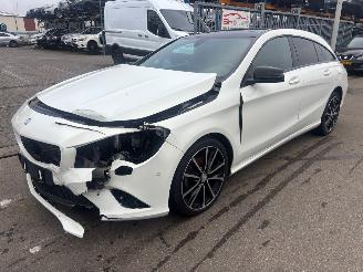 Vrakbiler auto Mercedes Cla-klasse W117 2015/6