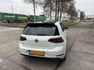 Volkswagen Golf 1.5 TSI DSG R-Line picture 4