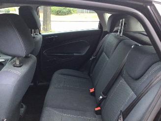 Ford Fiesta Fiesta 1.2 TITANIUM uitvoering GEEN SCHADE picture 5