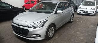  Hyundai I-20 Bj:03-2015 1.2-16v benzine Airco Elektrische ramen Elektrische-spiegels centrale vergrendeling met afstandsbediening 2015/3