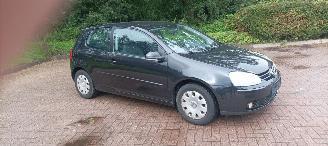 Volkswagen Golf Edition 1.4-16v 80pk Climatecontrol CruiseControl Leren-Stuurwiel armsteun elek-ramen elektrische buitenspiegels mistlampen Parkeersensoren achter Trekhaak afneembaar picture 7