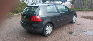 Volkswagen Golf Edition 1.4-16v 80pk Climatecontrol CruiseControl Leren-Stuurwiel armsteun elek-ramen elektrische buitenspiegels mistlampen Parkeersensoren achter Trekhaak afneembaar picture 5