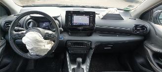 Toyota Yaris 1.5-Hybrid Full-Led Navi Climatecontrol CruiseControl Stoelverwarming Lichtautomaat Achteruitrijcamera Keyless entry armsteun picture 19