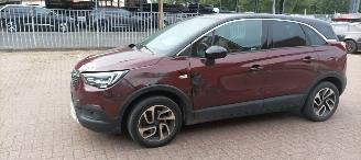 Opel Crossland Bj: 4-2018 1.2 Benzine Automaat Navigatie Stoelverwarming Stuurwiel met verwarming Led-Koplampen Led-Achterlichten Trekhaak 2018/4