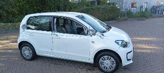 Volkswagen  Bj: 12-2013 1.0-Mpi Move Airconditioning stoelverwarming Elektrische ramen Leder stoelen picture 9