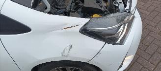 Toyota Yaris Facelift model Edition 1.5VVTI-E Airconditioning stoelverwarming Multicolor Display Met Navi voorbereiding Achteruitrijcamera Regensensor Licht assistent Drivelane assistent Leren multi stuurwiel Mistlampen 15-inch Toyota velgen picture 18