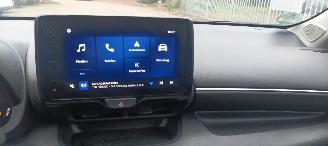 Toyota Yaris Bj:11-2024 Black& White Edition 1.5-Hybrid Climatecontrol CruiseControl Stoelverwarming Lichtautomaat Privacyglas Full-Led koplampen Apple Car Android Systeem Inductie laadstation Stuurwiel met verwarming Achteruitrijcamera 4xelek ramen picture 29