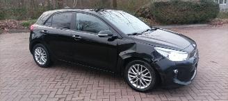 Unfallwagen Kia Rio Dream-Team 1.4 Benzine Automaat Navigatie Climatecontrol Stoelverwarming Lichtautomaat Privacyglas Stuurwiel met verwarming Achteruitrijcamera 2019/11