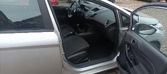 Ford Fiesta 1.5-TDCI euro-6 Airconditioning stoelverwarming Led koplampen elektrische inklapbare buitenspiegels Parkeersensoren voor& achter picture 20