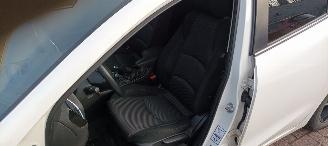 Mazda 3 2.0-Benzine Urban Limited Edition Xenon Led Navigatie Climatecontrol CruiseControl Head up-display Stoelverwarming Lichtautomaat Privacyglas Regensensor Lichtautomaat automatisch dimmende binnenspiegel Blindspot systeem Achteruitrijcamera parkeersensoren  picture 17