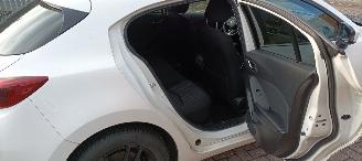 Mazda 3 2.0-Benzine Urban Limited Edition Xenon Led Navigatie Climatecontrol CruiseControl Head up-display Stoelverwarming Lichtautomaat Privacyglas Regensensor Lichtautomaat automatisch dimmende binnenspiegel Blindspot systeem Achteruitrijcamera parkeersensoren  picture 20