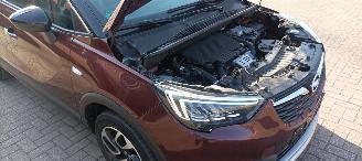 Opel Crossland Bj: 4-2018 1.2-T Automatik Navi Full-Led Half leder bekleding Stoelverwarming stuurwiel met verwarming Voorruit elektrisch verwarmd Lichtautomaat Drivelane assistent regensensor 4xelek ramen Elektrische-spiegels met verwarming inklapbare buitenspiegels Pa picture 11