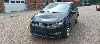  Volkswagen Polo 1.4 TDI DPF Euro6 Climatecontrol frontradar Regensensor leren stuurwiel mistlampen Elektrische ramen Elektrische-spiegels met verwarming Centrale vergrendeling met afstandsbediening Start-Stop systeem 15-inch velgen 2016/3