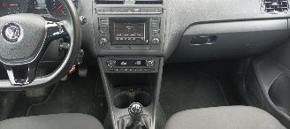 Volkswagen Polo 1.4 TDI DPF Euro6 Climatecontrol frontradar Regensensor leren stuurwiel mistlampen Elektrische ramen Elektrische-spiegels met verwarming Centrale vergrendeling met afstandsbediening Start-Stop systeem 15-inch velgen picture 23