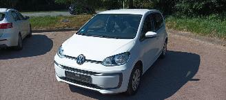 Unfallwagen Volkswagen Up! Bj:09-2021 Move Uitvoering 1.0mpi Airconditioning Led verlichting Dab Radio Achteruitrijcamera Cruisecontrol Bordcomputer Drivelane assistent Start-Stop systeem Parkeersensoren achter 2021/9