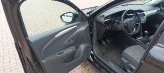 Opel Corsa 1.2-benzine. 75pk Edition Airco Full-Led koplampen Stoelverwarming Lichtautomaat cruisecontrol Stuurwiel met verwarming Automatische dimmende binnenspiegel Elektrische buitenspiegels Privacy glas 16-inch velgen Parkeersensoren achter Achteruitrijcamera picture 16