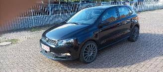 Auto incidentate Volkswagen Polo Bj 3-2016 1.4 TDI euro6 Climatecontrol Stoelverwarming Regensensor leren stuurwiel mistlampen Elektrische ramen Elektrische-spiegels met verwarming Metallic Lak 18-inch velgen 2016/3