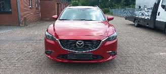skadebil motor Mazda 6 Motorschade 2.2 Automaat 4wd Full Led Full Leder Navi Head-up Keyless entry Stoelverwarming Lichtautomaat Privacyglas Regensensor CruiseControl Climatecontrol 2015/2