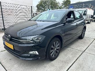 damaged passenger cars Volkswagen Polo 1.0 TSI COMFORT 95 PK 2021/4