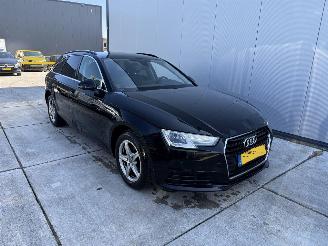 Voiture accidenté Audi A4 2.0 TDI Design Pro Line AUTOMAAT-NAVI-PDC 2017/5