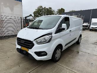 krockskadad bil auto Ford Transit Custom 320 2.0 TDCI L2H2-NAVI-AIRCO 2020/7