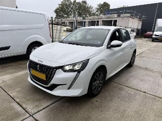 Vaurioauto  passenger cars Peugeot 208 1.2 PureTech Blue Lease Active 2021/4