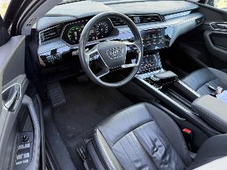Audi E-tron 50 QUATRO Launch edition plus 71 kWh PANO-NAVI-LEDER picture 3
