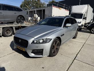 Vaurioauto  passenger cars Jaguar XF 2.0 d  Portfolio Sportbreake -LEDER-NAVI-PDC-AUTOMAAT 2017/11