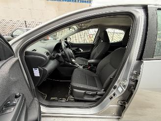 Toyota Yaris 1.5 Hybrid Active -NAVI-PDC-CAMERA picture 9