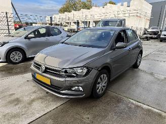 Schadeauto Volkswagen Polo 1.0 TSI Comfortline Business-NACI-CLIMA-PDC 2019/10
