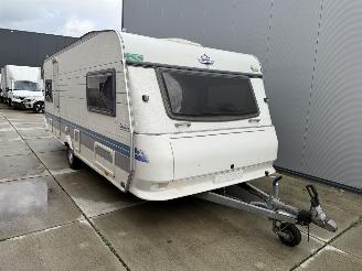 krockskadad bil caravan Hobby  Excellent 6 persoons 2003/4