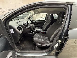 Peugeot 108 1.0 e-VTi Allure NAVI - CAMERA - CARPLAY - LED picture 8