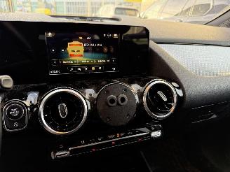 Mercedes B-klasse 200 d AUTOMAAT 150 PK -CAMERA-PDC picture 19