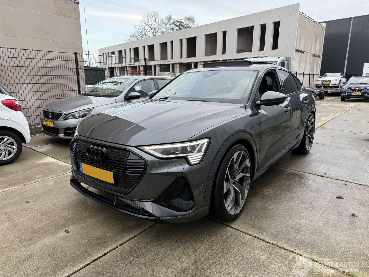 Audi E-tron 55 QUATRO S Edition 95 kWh 408 PK-PANO-CAMERA-NAVI-ACTIERADIUS 432 Km