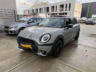 Unfallwagen Mini Clubman 1.5 Cooper Buss Edition PANO-KEYLESS-NAVI-LED 2022/9