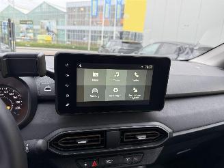 Dacia Sandero 1.1 TCE 110 Extreme -NAVI-PDC picture 15