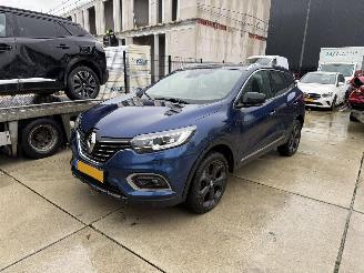 damaged passenger cars Renault Kadjar 1.3 TCe Black Edition 159 PK AUTOMAAT-CAMERA-NAVI-LEDER 2019/6