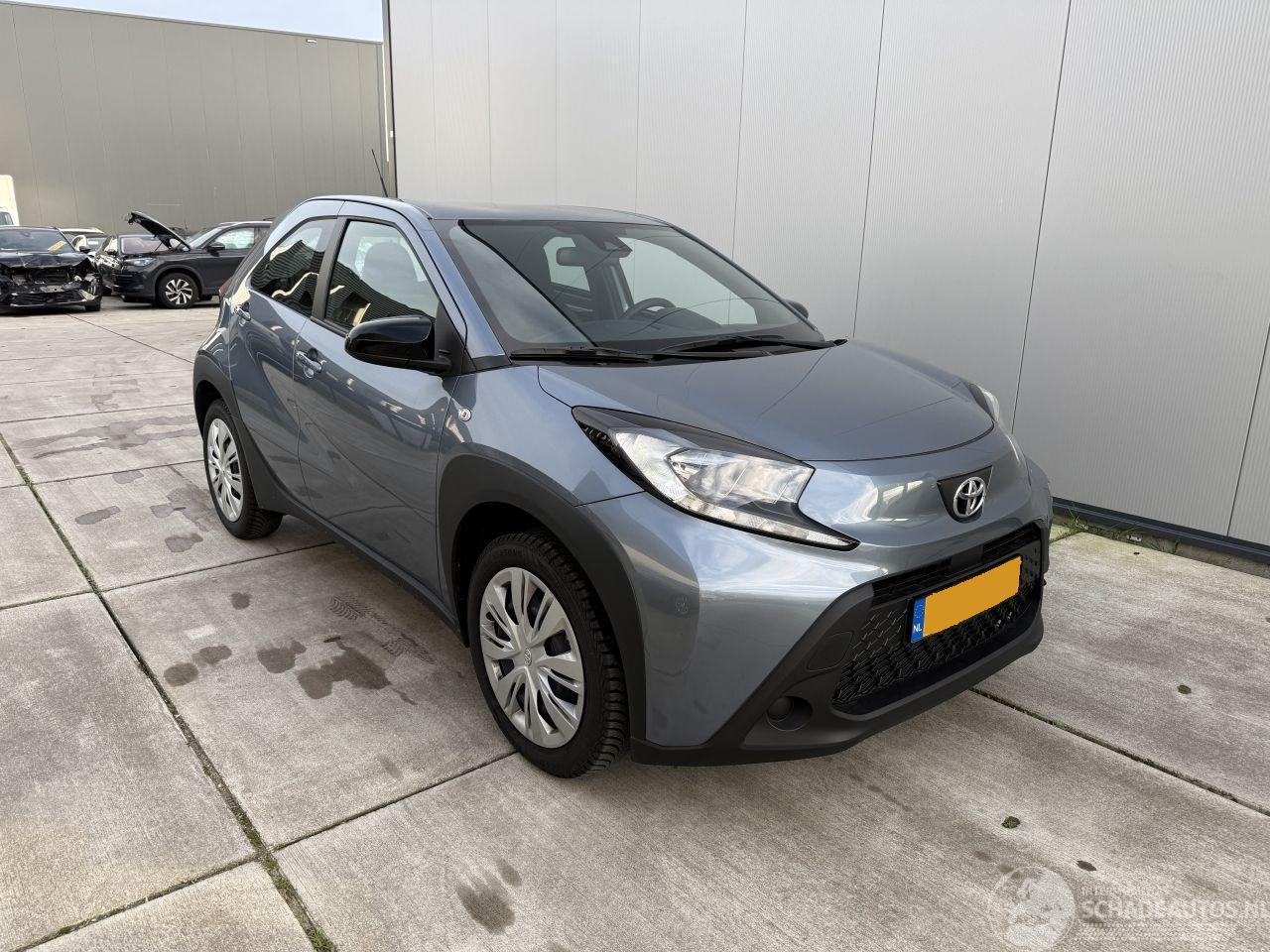 Toyota Aygo AYGO X 1.0 VVT-i MT PLay -CAMERA-NAVI-PDC-CRUISE